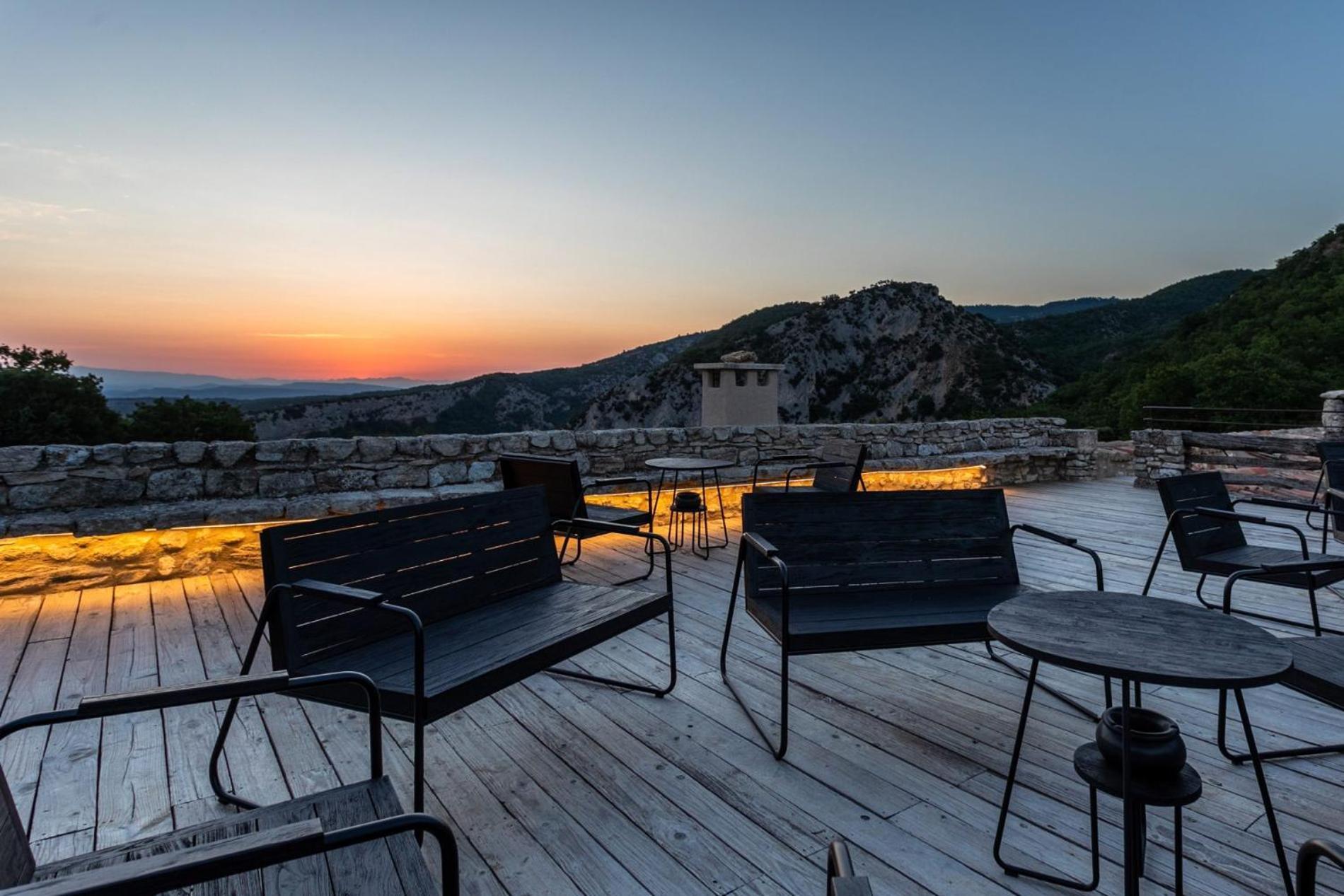 Le Domaine Du Castellas Sivergues ภายนอก รูปภาพ
