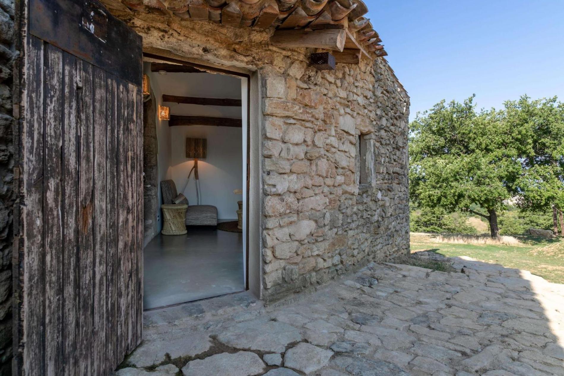 Le Domaine Du Castellas Sivergues ภายนอก รูปภาพ